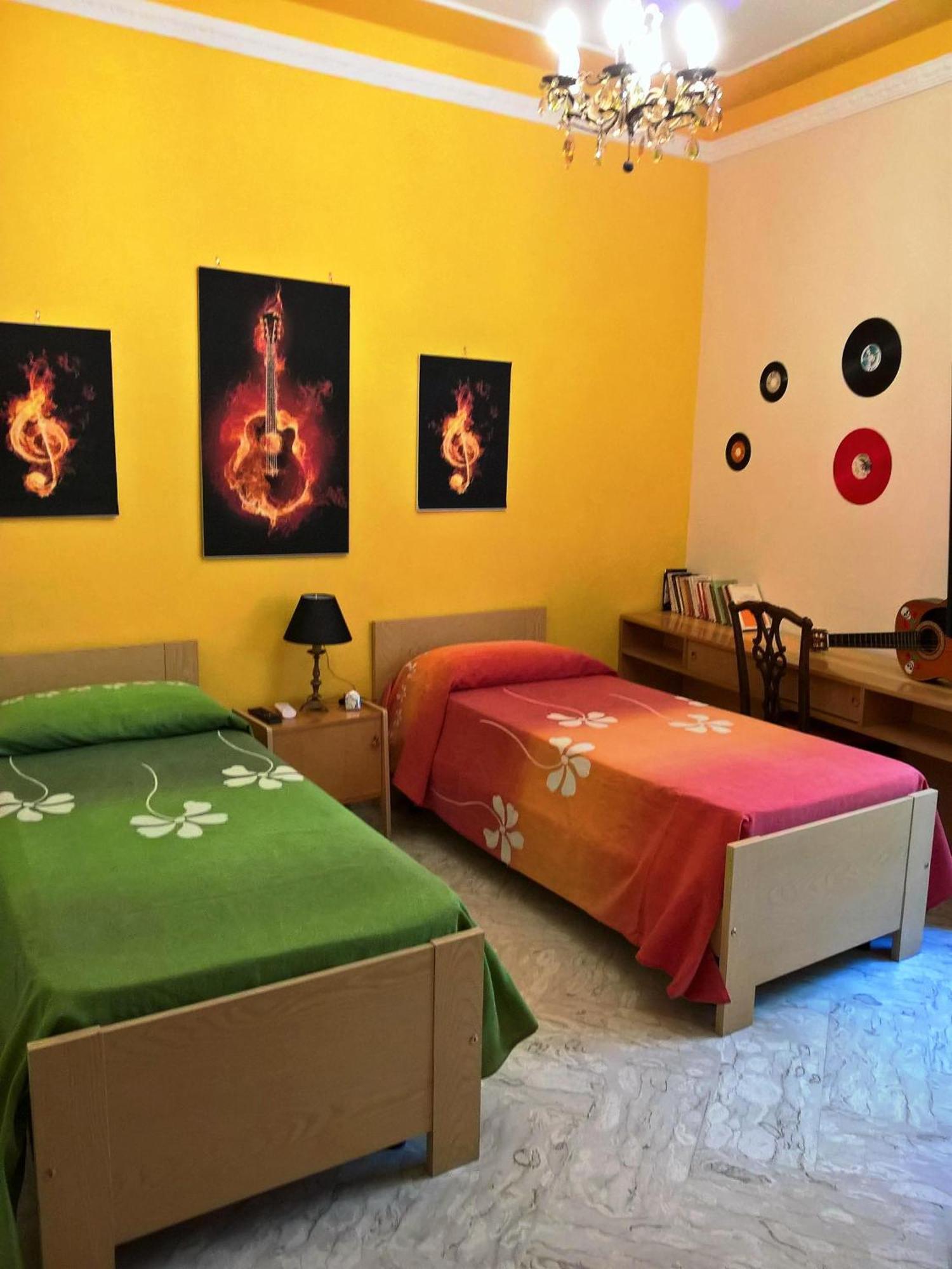 Twin Room with Private Bathroom,823308038:JPEG